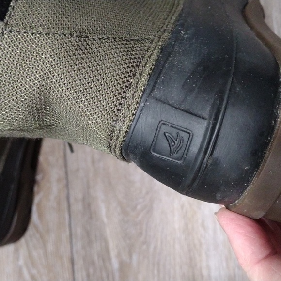 Sperry Top Sider black rubber and green ballistic nylon ankle boots. Size 8.5